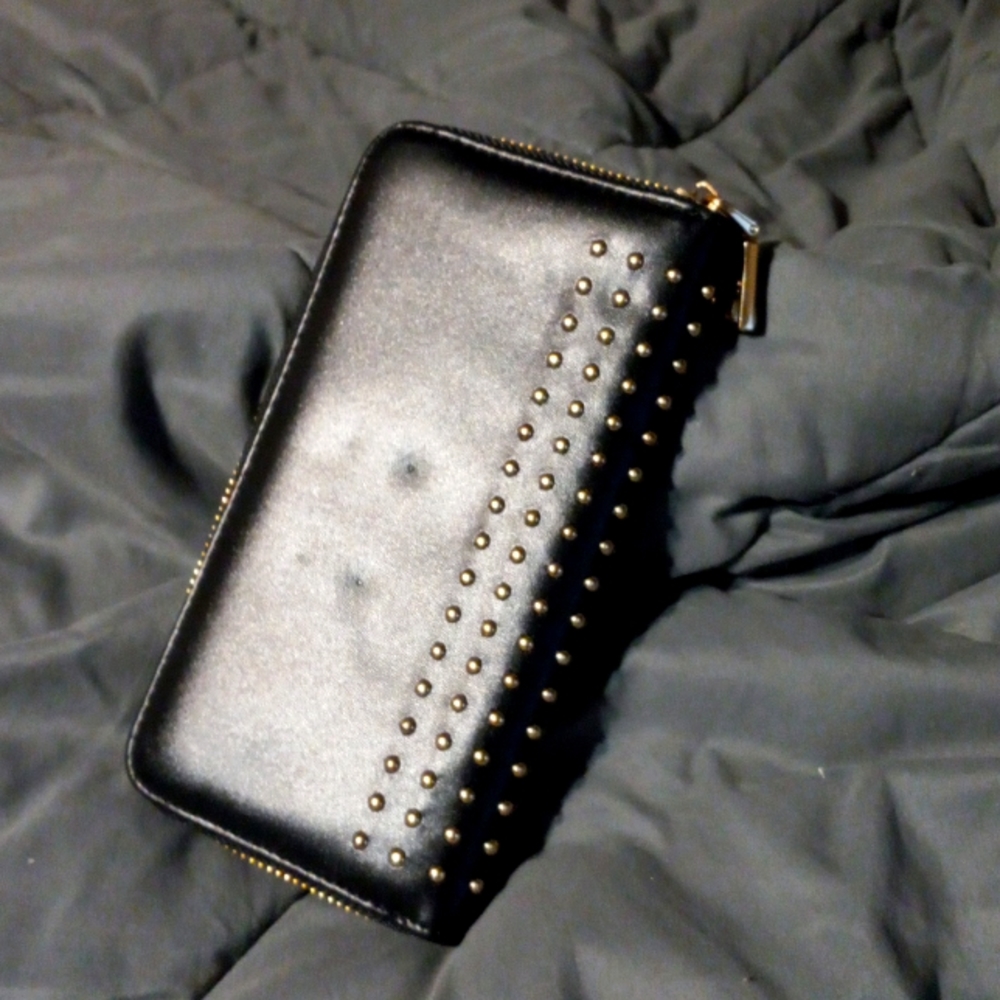 BCBG Wallet - Picture 2 of 5